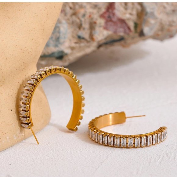 NEW 18K Gold Plated Baguette Diamond Round Hoop Earrings - Picture 4 of 9